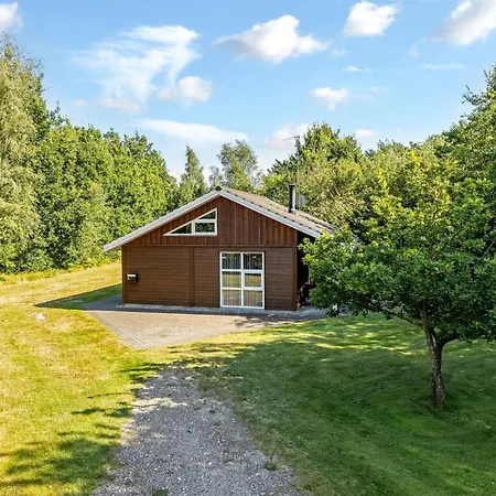 Angantir - 4-8km From The Sea By Interhome *